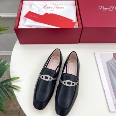 Roger Vivier flat shoes